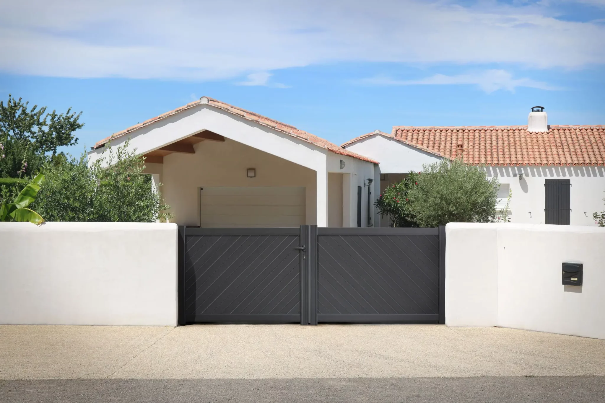 portail-battant-aluminium-Nanda-HD-1